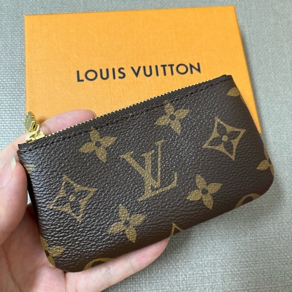 Louis Vuitton Key Pouch - Picture 4 of 10